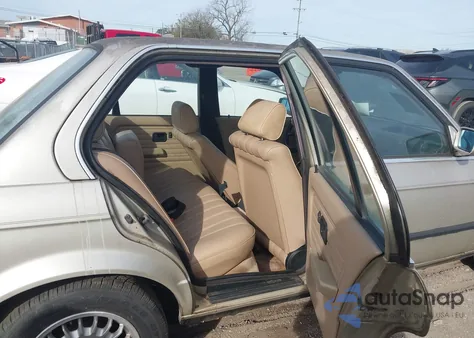 1989 BMW 325 I Automatic from USA, damaged, VIN WBAAD230XK8845195